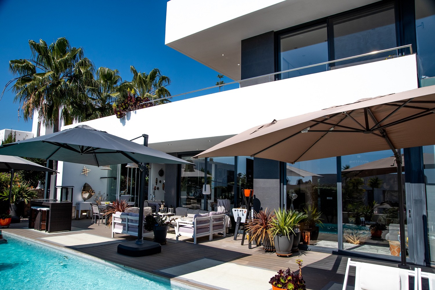 Foto Elegant designer villa steps from the center of Moraira