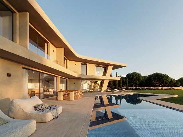 Vues panoramiques sur la mer depuis cette villa exclusive à Jávea
