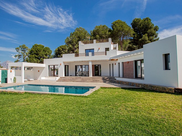 Villa située dans l'un des quartiers les plus exclusifs de Jávea