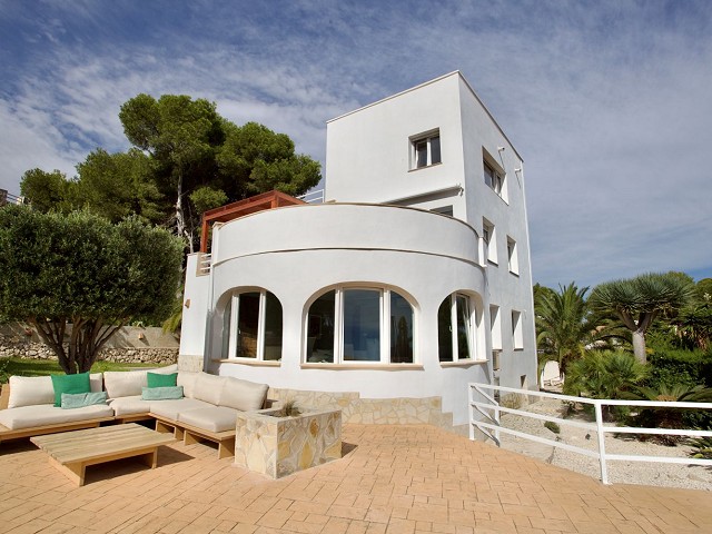 Villa avec vue panoramique sur Ibiza orientée sud